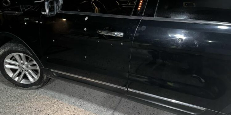 Familia de candidato presidencial de Ecuador sufre ataque armado