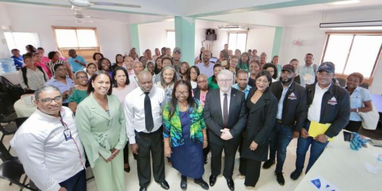 Interior y Policía lanza campaña para el uso responsable de fuegos artificiales