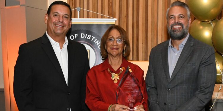 Avelino Abreu SAS recibe premio Dealer Distinguido