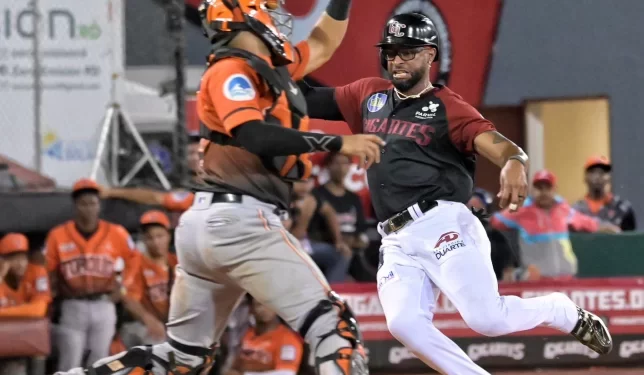 Gigantes resisten y frenan embestida final de los Toros