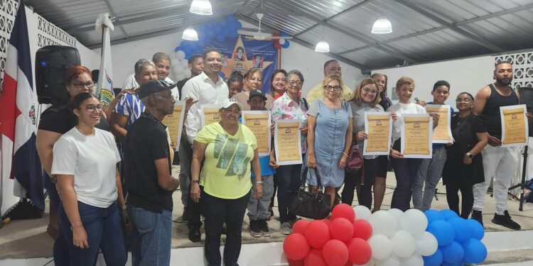 Villa Faro honra a los mártires del Club Héctor J. Díaz