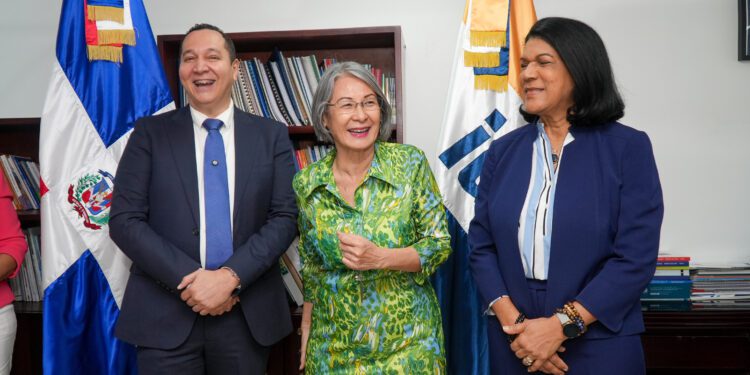 Jesús Andújar impulsa cambios en educación dominicana