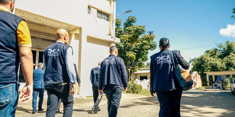 Aduanas y DGII intensifican fiscalización al sector industrial asiático