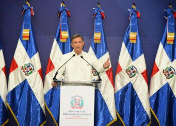 Roberto Álvarez habla en detalles sobre visas a haitianos