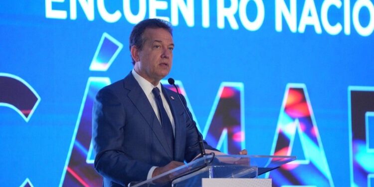 Ministro Ito Bisonó presenta programa “La Ruta Cameral” para empresas
