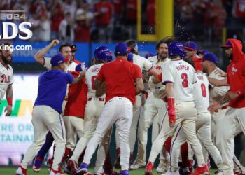 Filis superan a Mets con remontada épica y empatan la serie