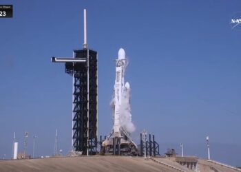 NASA inicia misión pionera para buscar vida más allá de la Tierra