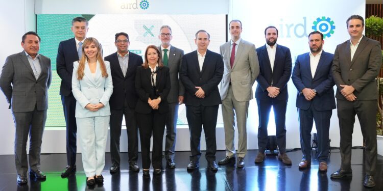 Empresas y gremios acuerdan regular el uso del PET reciclado