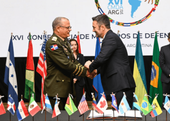 Carlos A. Fernández Onofre destaca en Conferencia de Defensa Americana