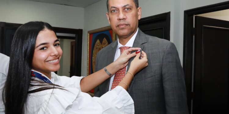 Presidente de INDOTEL promueve prevención en Día del Cáncer de Mama