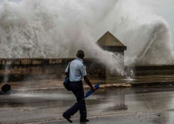 Alerta en Cuba: Al menos seis muertos por huracán ‘Oscar’