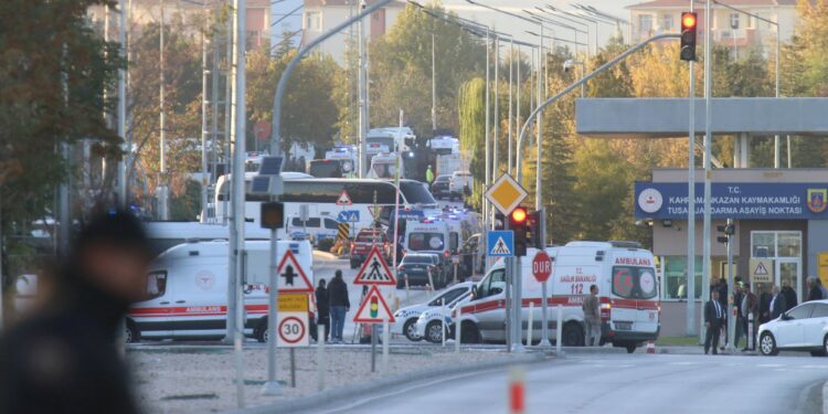 Ataque armado en Ankara deja cinco muertos y 22 heridos