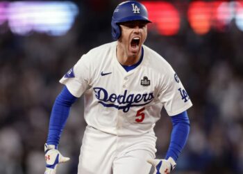 Dodgers inician con pie derecho la Serie Mundial