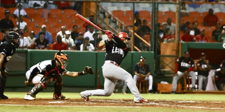 Leones del Escogido vencen a Toros y frenan racha negativa