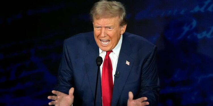 Trump responde a Harris: “No soy un nazi” en plena campaña