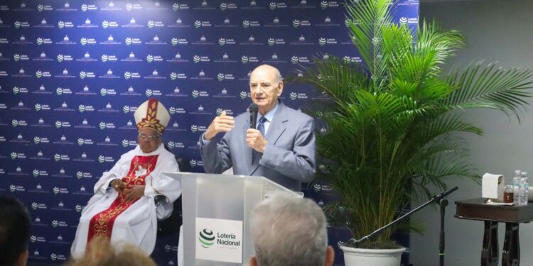 Teófilo Quico Tabar resalta desafíos y esperanza en la Lotería Nacional