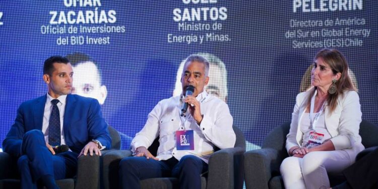Gobierno inyectará US$450 millones para modernizar redes de energías renovables