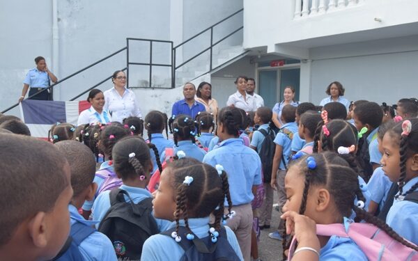 Denuncian frustración y monotonía se apoderan de Jornada Escolar Extendida