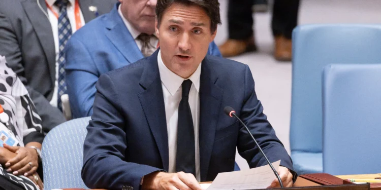 Canadá anuncia plan para reducir la inmigración