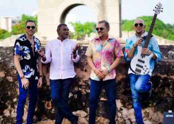 Los Hermanos Rosario y  "El Canario" presentan "La Cleptómana" salsa