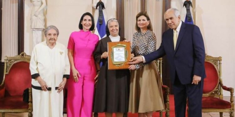 Gobierno triplica fondos para envejecientes y otorga 57,000 pensiones