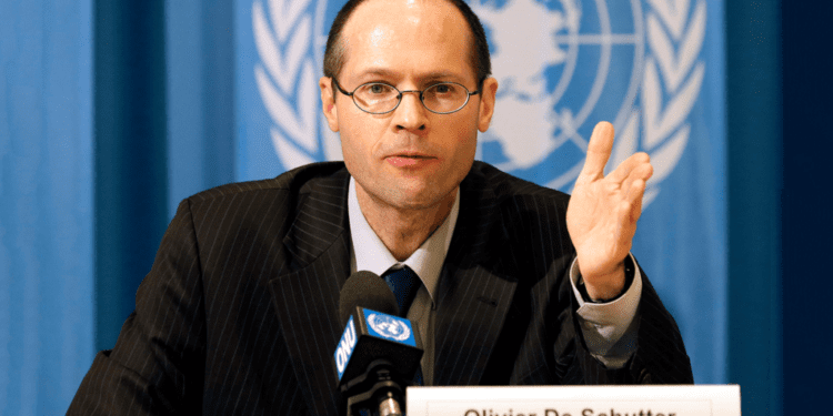 La economía obsesionada por el crecimiento enferma a los pobres