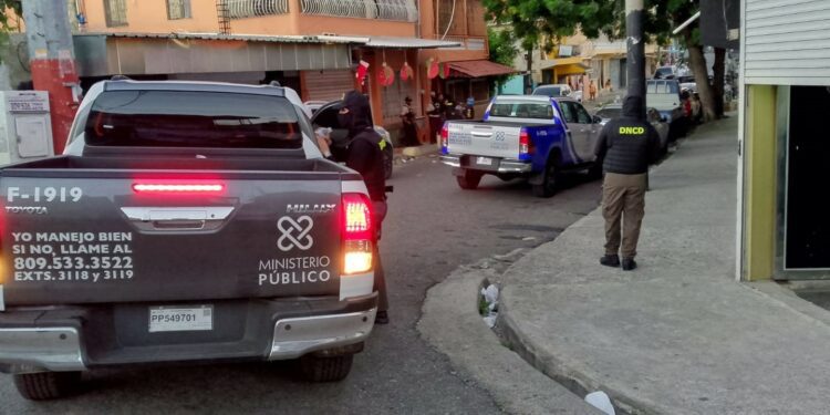 Incautan propiedades valoradas en millones y arsenal de armas ilegales en La Altagracia