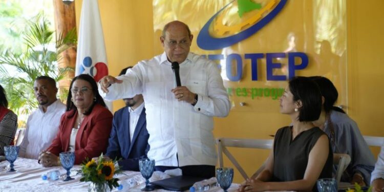 JICA e INFOTEP introducen novedosa capacitación para elaborar perfumes