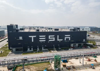 Tesla celebra tres millones de vehículos producidos en Shanghai