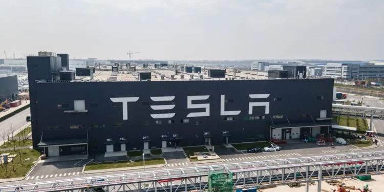 Tesla celebra tres millones de vehículos producidos en Shanghai
