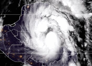 Tormenta Nadine golpea zonas de México y Guatemala