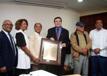 CDP otorga membresía honor Armando Rodríguez