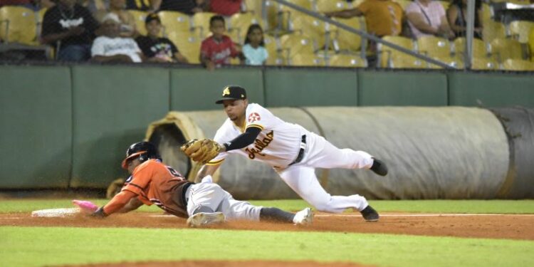 Águilas y Tigres caen ante a Toros y Gigantes en el torneo invernal