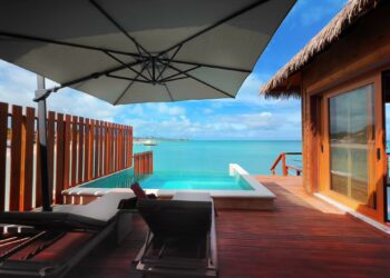 Royalton CHIC Antigua lanza exclusivas suites sobre agua