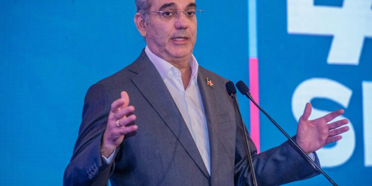 Exportaciones dominicanas crecen 23.5% en cuatro años