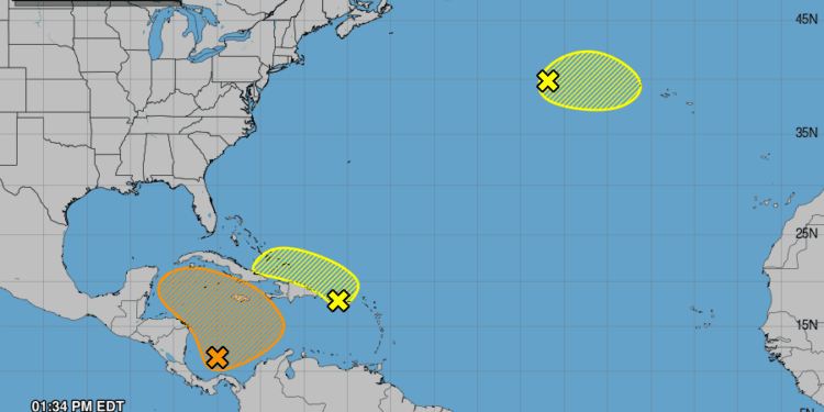 Centro de Huracanes Miami Informa de actividad ciclónica en el Caribe y el Atlántico