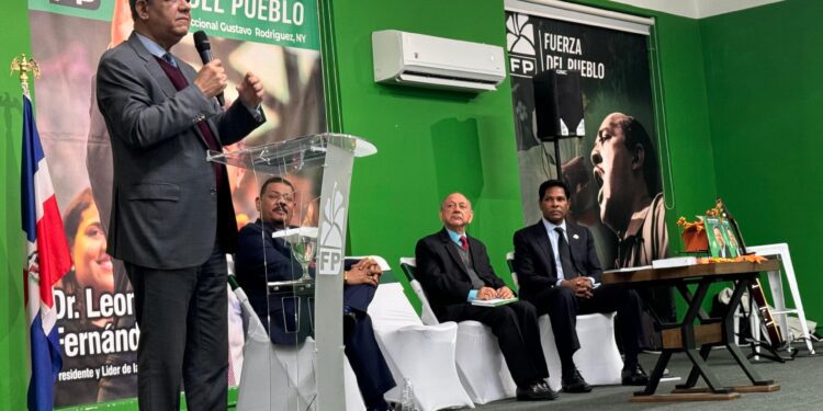 Leonel Fernández presenta en Nueva York su obra “Fuerza del Pueblo: Razón Histórica”