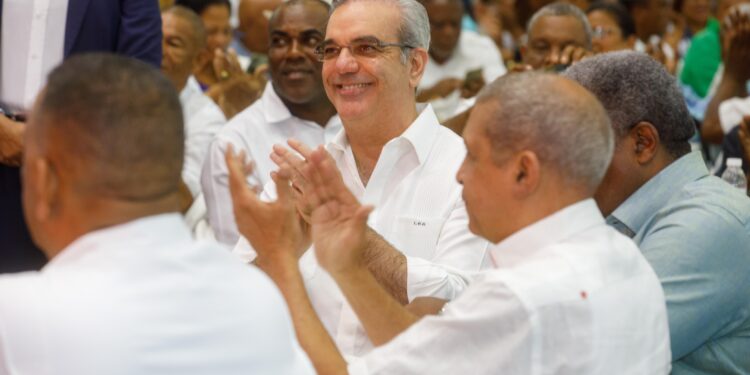 El Gobierno inicia entrega del Bono Navideño: La Brisita llegó