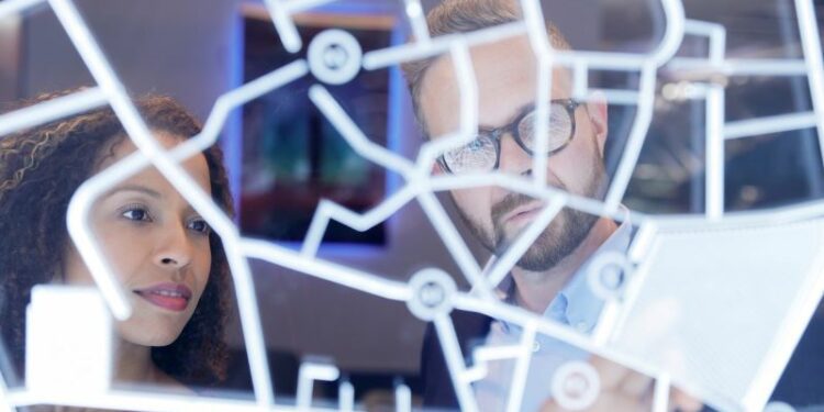 La IA reconfigura empresas: de innovación futurista a necesidad urgente