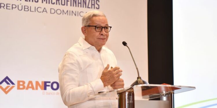 BANFONDESA lanza primer bono sostenible para microfinanzas en RD