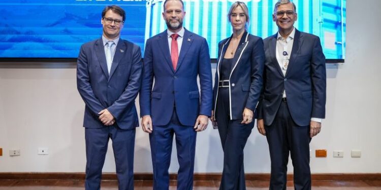 DGA y DP WORLD DOMINICANA anuncia despacho de mercancías los fines de semana