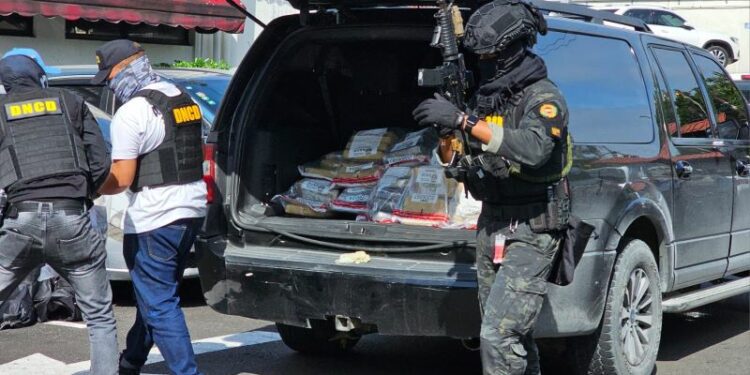 Golpe contundente al narcotráfico: incautan más de 700 paquetes de presunta droga