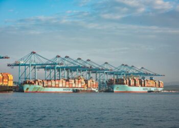 España niega la escala a dos buques de EEUU cargados con armas para Israel