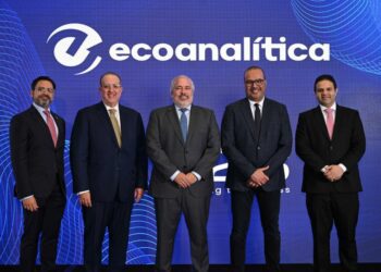 Expertos advierten sobre insostenibilidad financiera del sector eléctrico