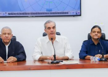 Abinader reúne a organismos de socorro y activa emergencia nacional