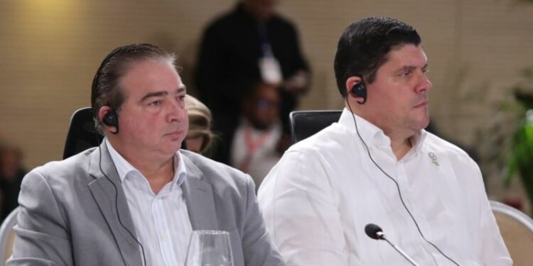 La JAC explica a líder de Vietnam fortaleza de RD en conectividad aérea