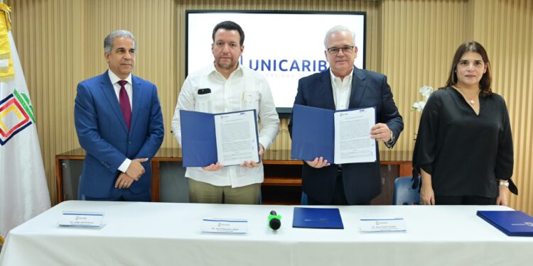 UNICARIBE y Comisión Nacional de Golf firman Convenio Colaboración