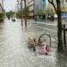 Japón evacúa a 200,000 personas por lluvias torrenciales