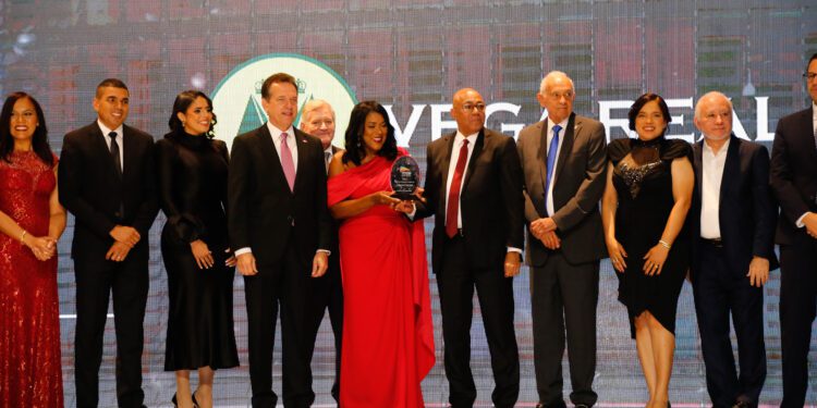 Cooperativa Vega Real se lleva el Gran Premio a la Calidad en RD