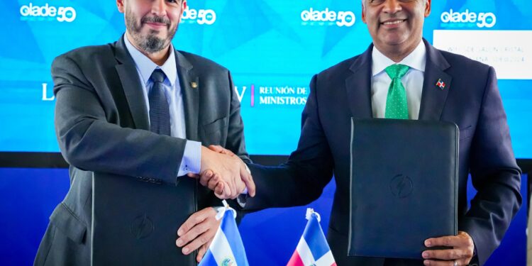 República Dominicana y El Salvador firman acuerdo para cooperación en hidrocarburos